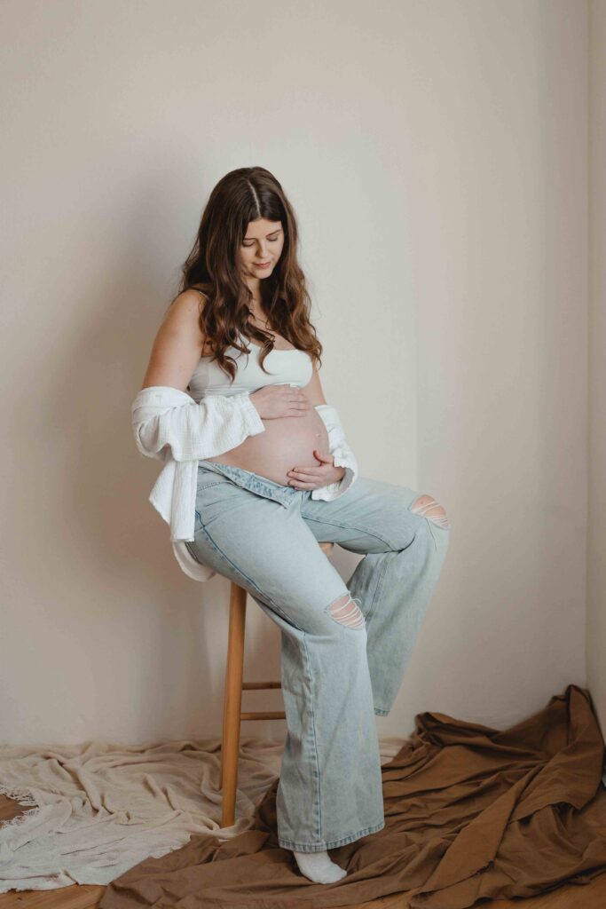 tehotenske fotenie v atelieri